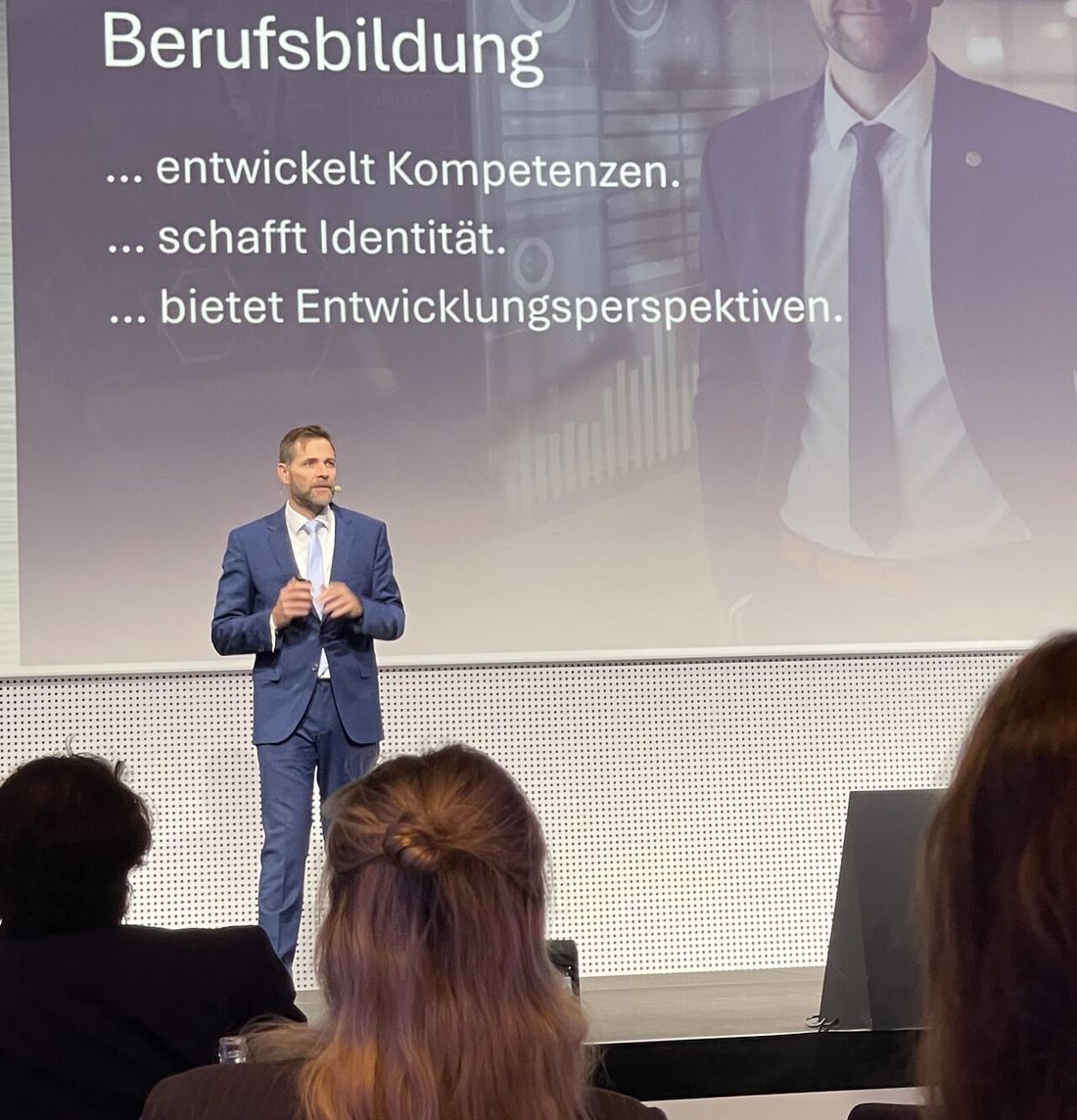 Rolf R. Rehbold als Vortragsredner beim Metallkongress 2025, powered by Bundesverband Metall